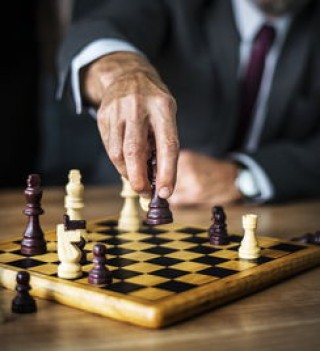 球队教练战术布置精准，带领球员取得胜利，球队教练战术布置精准,带领球员取得胜利